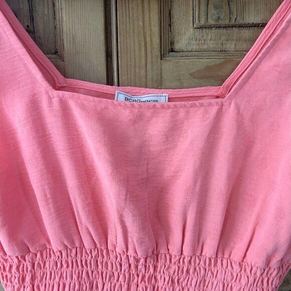 BCBGeneration Small Coral Pink Cropped Smocked Blouse Top Square Neck NWT New - Picture 2 of 10